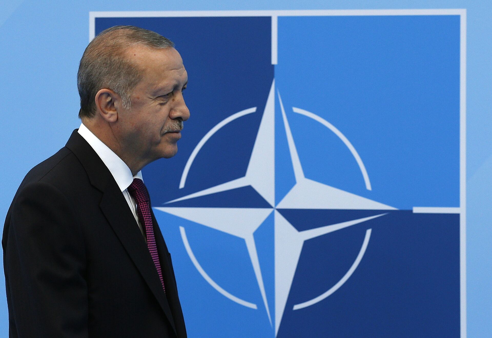 Tổng thống Thổ Nhĩ Kỳ Recep Tayyip Erdogan tại hội nghị thượng đỉnh NATO. - Sputnik Việt Nam, 1920, 30.06.2022