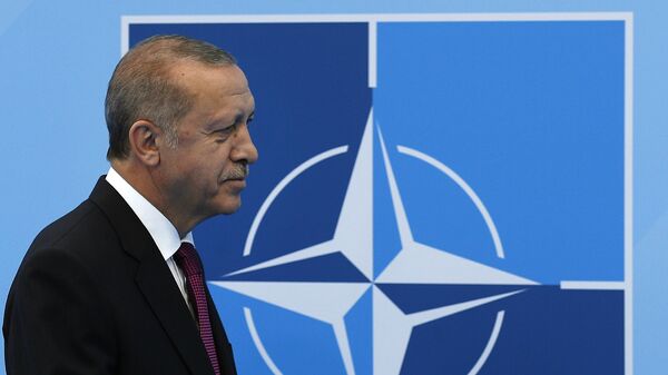 Tổng thống Thổ Nhĩ Kỳ Recep Tayyip Erdogan tại hội nghị thượng đỉnh NATO. - Sputnik Việt Nam