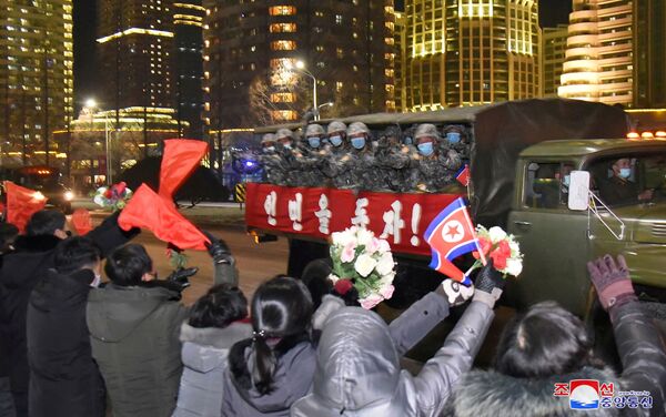 Lễ duyệt binh ở Bình Nhưỡng nhân Đại hội VIII của đảng Lao động Triều Tiên. - Sputnik Việt Nam