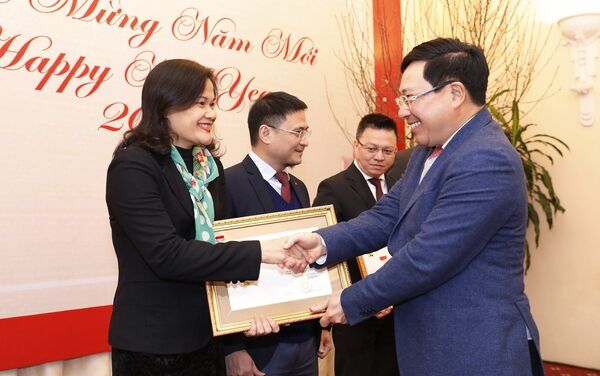 Bộ Ngoại giao tôn vinh các cơ quan báo chí vì sự nghiệp ngoại giao Việt Nam - Sputnik Việt Nam