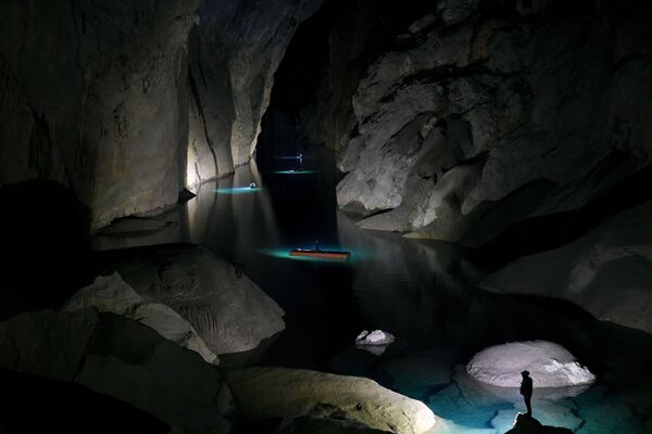 Những du khách tại hang động lớn nhất thế giới- Sơn Đoòng, Việt Nam - Sputnik Việt Nam