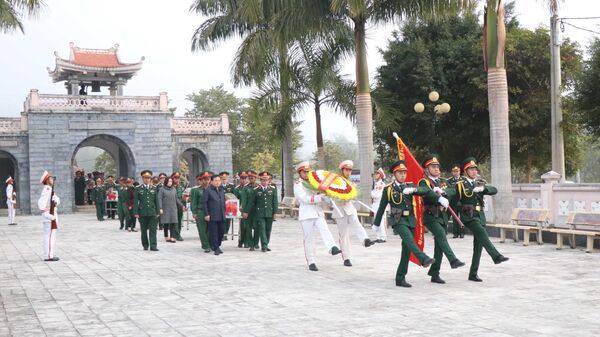 Quang cảnh Lễ đón nhận, truy điệu và an táng hài cốt các liệt sĩ tại nghĩa trang Tông Khao. - Sputnik Việt Nam