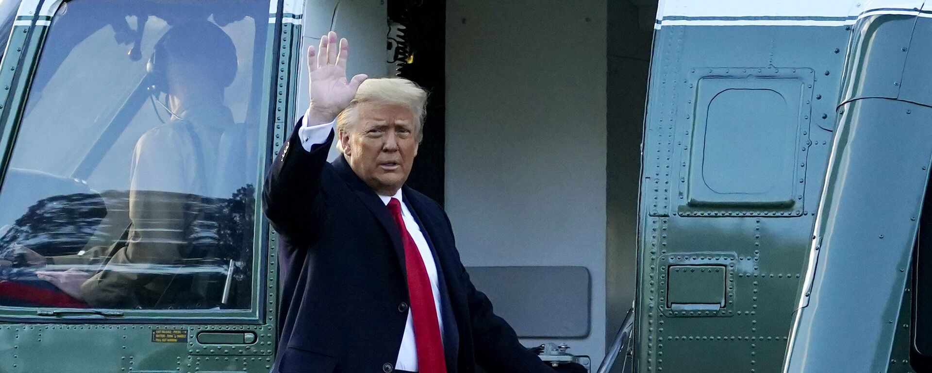 Tổng thống Mỹ Donald Trump rời Nhà Trắng. 20 tháng 1 năm 2021 - Sputnik Việt Nam, 1920, 27.01.2021