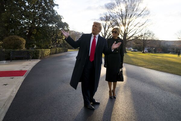 Donald và Melania Trump rời Nhà Trắng - Sputnik Việt Nam