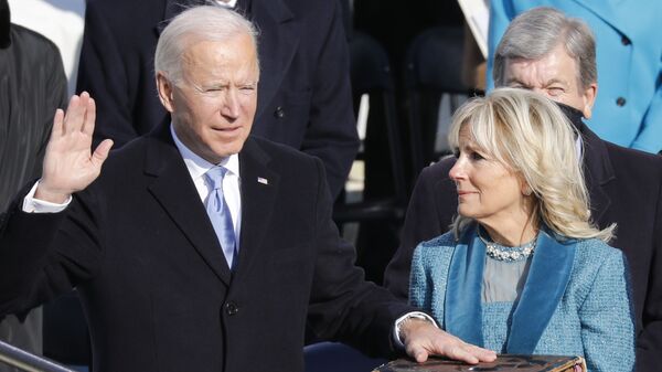 Tổng thống đắc cử Hoa Kỳ Joe Biden với phu nhân Jill Biden tuyên thệ nhậm chức - Sputnik Việt Nam