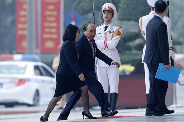 Thủ tướng Việt Nam Nguyễn Xuân Phúc tới lễ khai mạc Đại hội lần thứ XIII của Đảng Cộng sản Việt Nam tại Hà Nội - Sputnik Việt Nam