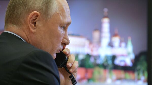 Tổng thống Nga Putin nói chuyện điện thoại - Sputnik Việt Nam