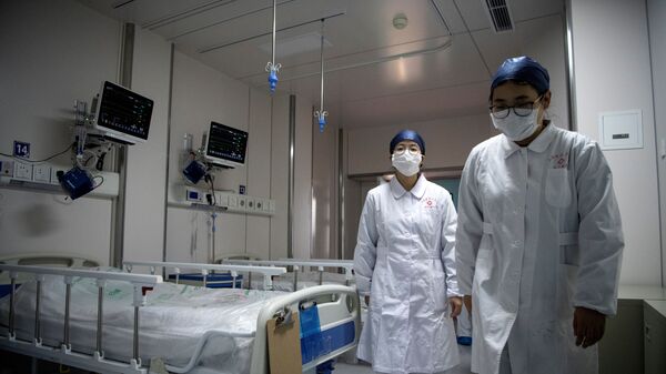 Các y tá trong khu cách ly coronavirus tại Trung tâm Lâm sàng Quốc gia Thượng Hải mới - Sputnik Việt Nam