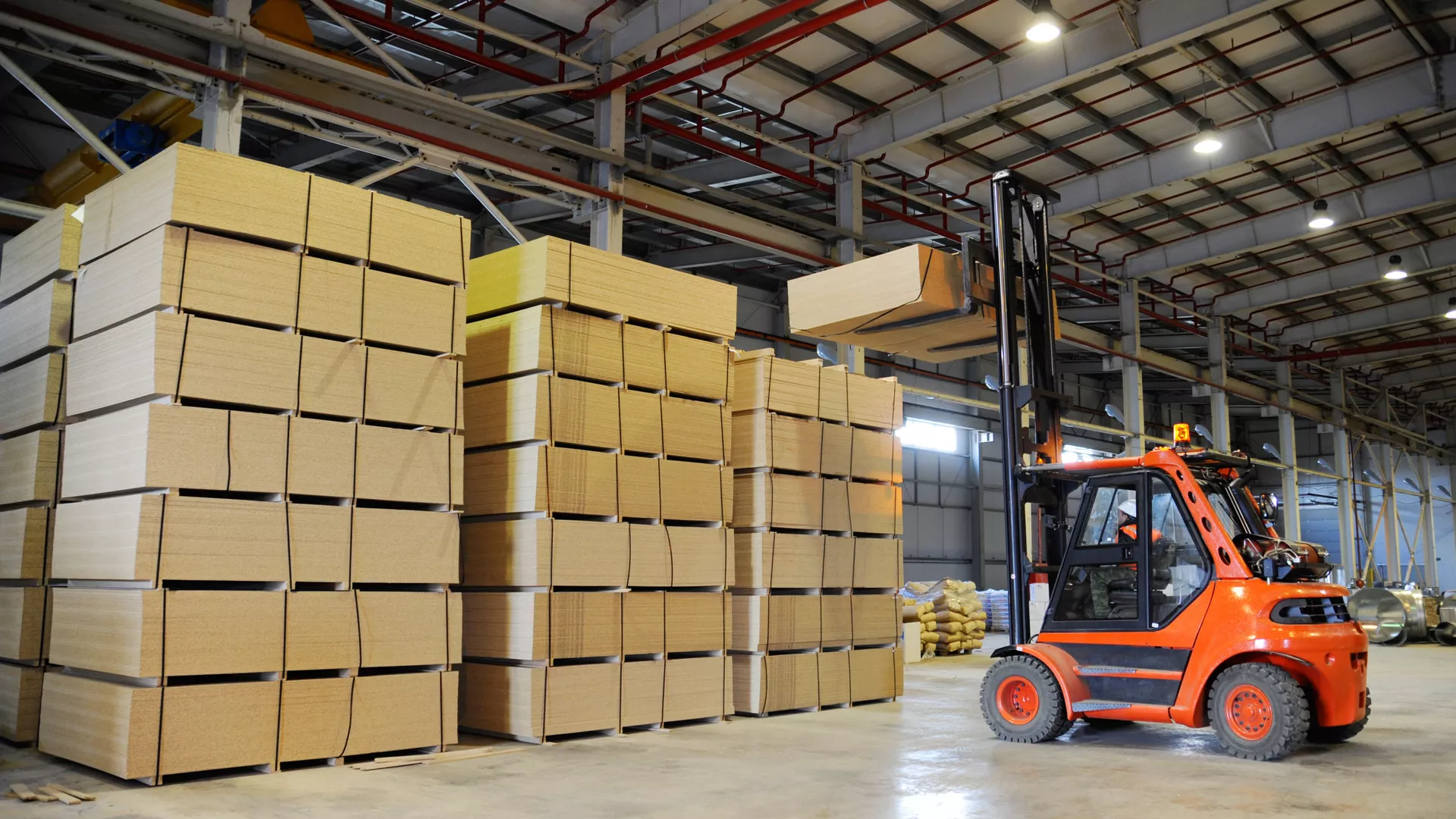 Hoạt động của máy bốc dỡ vật liệu tại xí nghiệp ở Thành phố Hồ Chí Minh, Việt Nam. Hoạt động của máy bốc dỡ vật liệu tại xí nghiệp ở Thành phố Hồ Chí Minh, Việt Nam. - Sputnik Việt Nam, 1920, 22.01.2023