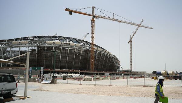 Việc xây dựng sân vận động Al-Wakrah ở thành phố Doha, nơi sẽ diễn ra World Cup 2022 - Sputnik Việt Nam