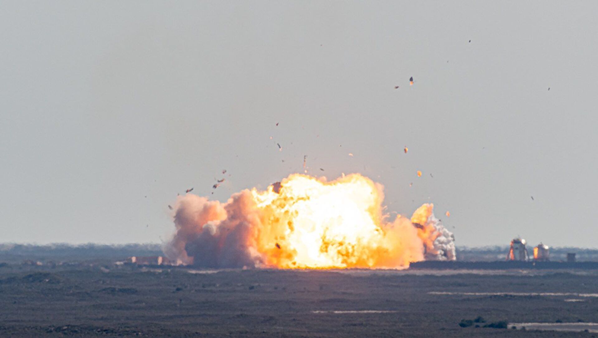 Starship SN9 của SpaceX phát nổ trong khi thử nghiệm - Sputnik Việt Nam, 1920, 03.02.2021