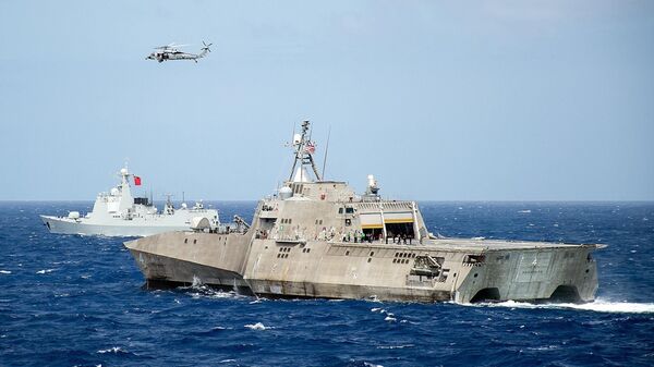 Tàu Hải quân Mỹ LCS Coronado trong cuộc tập trận ở khu vực châu Á - Thái Bình Dương trên Thái Bình Dương. 2016 tháng 7. - Sputnik Việt Nam