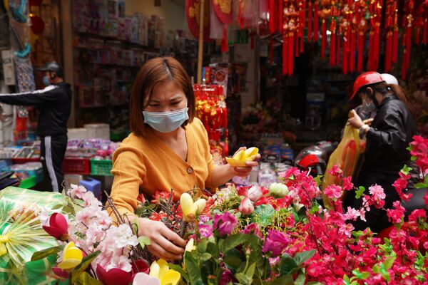 chợ Tết trên phố Hàng Lược, Hàng Mã - Sputnik Việt Nam