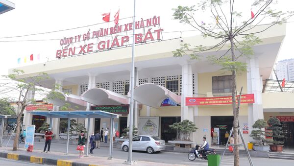 Lượng khách giảm nhiều tại bến xe Giáp Bát. - Sputnik Việt Nam