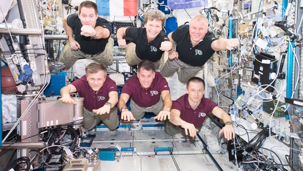 Phi hành đoàn ISS-50 trên Trạm vũ trụ quốc tế. - Sputnik Việt Nam