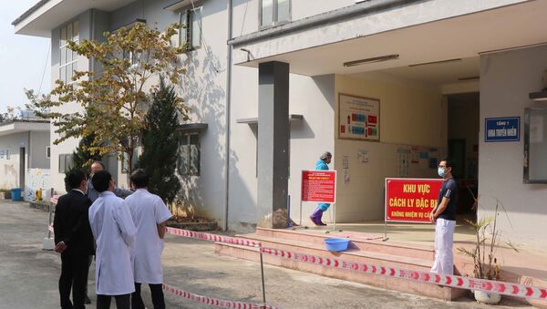 Khu cách ly đặc biệt của Trung tâm Y tế thành phố Điện Biên Phủ (tỉnh Điện Biên) đang cách ly bệnh nhân số 1972 và 15 trường hợp F1 liên quan.  - Sputnik Việt Nam