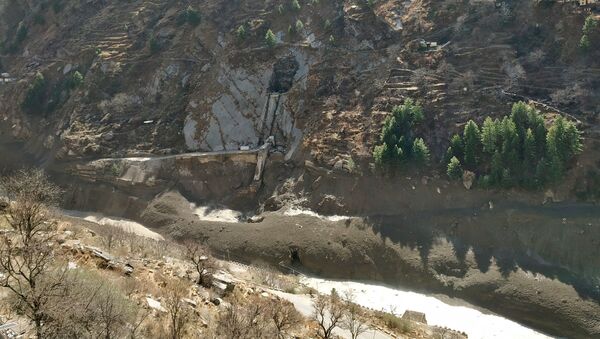 Đập bị hư hại sau khi vỡ sông băng ở bang Uttarakhand, Ấn Độ. - Sputnik Việt Nam