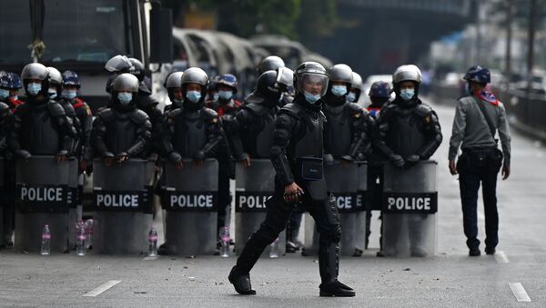 Cảnh sát trong cuộc biểu tình ở Myanmar - Sputnik Việt Nam