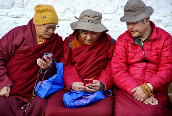 Các nhà sư Tây Tạng ở thành phố Lhasa - Sputnik Việt Nam