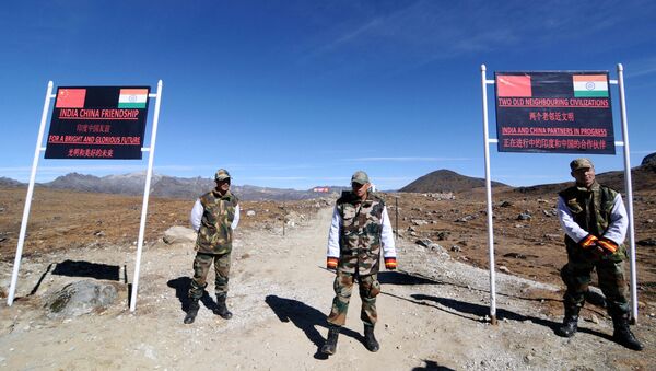 Binh sĩ quân đội Ấn Độ bảo vệ đèo Boomla ở biên giới Ấn Độ - Trung Quốc. - Sputnik Việt Nam