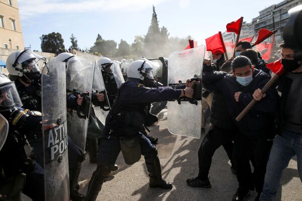 Cảnh sát đụng độ sinh viên đại học ở Athens, Hy Lạp - Sputnik Việt Nam