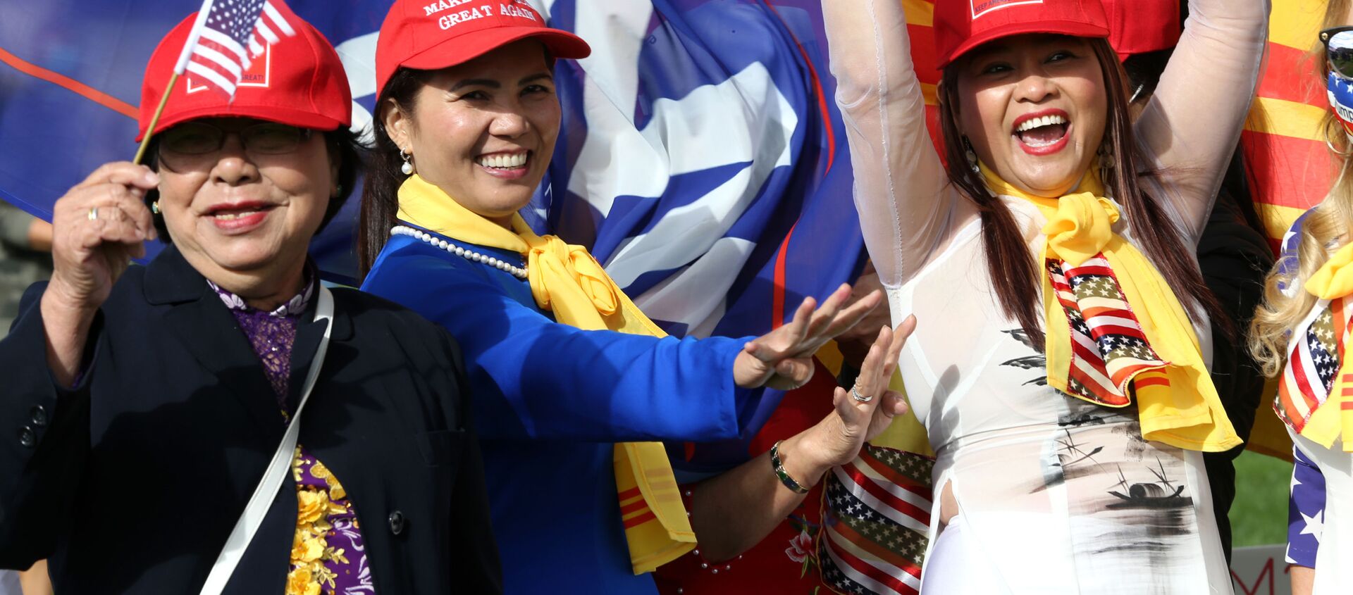 Phụ nữ từ Cộng đồng người Mỹ gốc Á Thu thập chữ ký ủng hộ Donald Trump - Sputnik Việt Nam, 1920, 12.02.2021