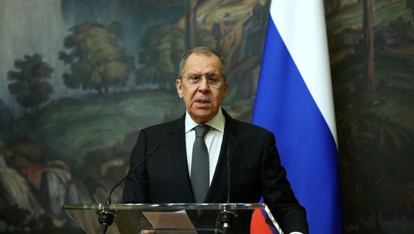 Bộ trưởng Ngoại giao Nga Sergei Lavrov tham dự một cuộc họp báo sau cuộc họp với Trưởng ban chính sách đối ngoại của Liên minh châu Âu Josep Borrell tại Moscow, Nga ngày 5 tháng 2 năm 2021. - Sputnik Việt Nam