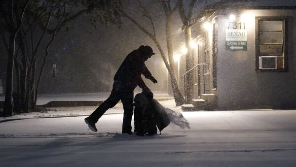 Hậu quả tuyết rơi nặng ở San Antonio, bang Texas. - Sputnik Việt Nam