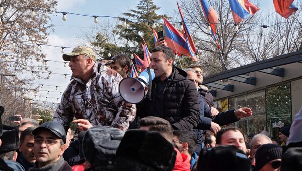 Cuộc mít tinh của phe đối lập ở trung tâm thủ đô Yerevan - Sputnik Việt Nam
