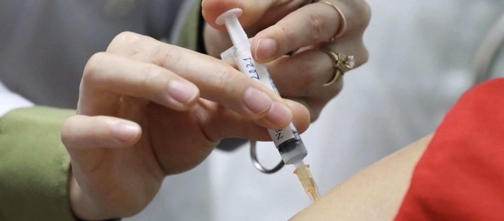 Tiêm thử nghiệm vaccine Nano Covax giai đoạn 2 cho tình nguyện viên. - Sputnik Việt Nam, 1920, 26.02.2021