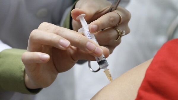 Tiêm thử nghiệm vaccine Nano Covax giai đoạn 2 cho tình nguyện viên. - Sputnik Việt Nam