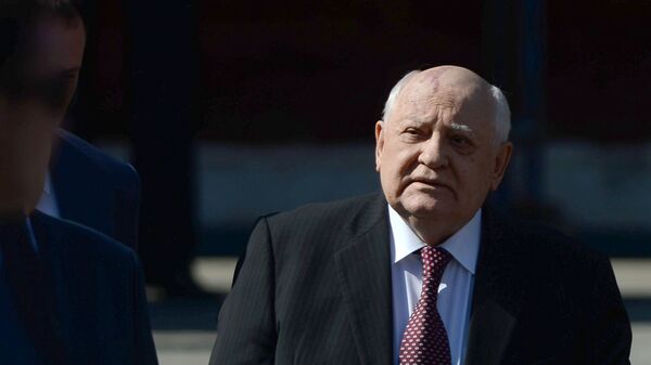 Cựu Tổng thống Liên Xô Mikhail Gorbachev trên Quảng trường Đỏ - Sputnik Việt Nam