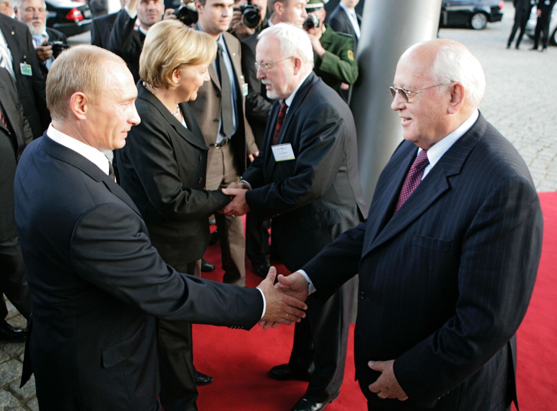 Cựu Tổng thống Liên Xô Mikhail Gorbachev kỷ niệm sinh nhật 90 tuổi qua Zoom - Sputnik Việt Nam, 1920, 02.03.2021