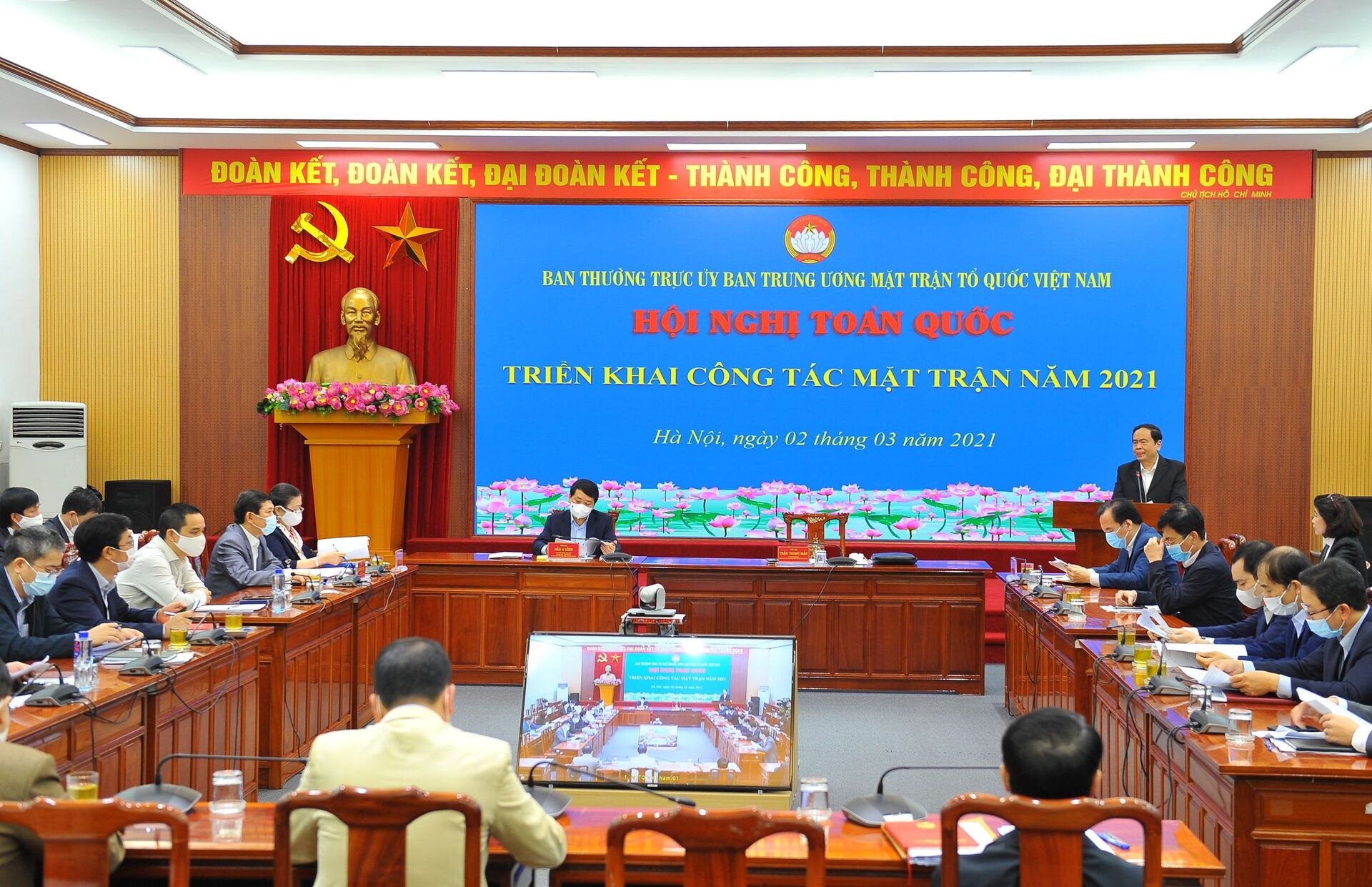 Bầu cử Quốc hội Việt Nam: Tín nhiệm rất cao với hai ông Trần Thanh Mẫn và Hầu A Lềnh - Sputnik Việt Nam, 1920, 02.03.2021