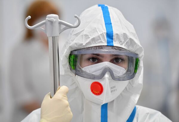 Nữ y tá Bệnh viện lâm sàng truyền nhiễm số 2 ở Moskva - Sputnik Việt Nam