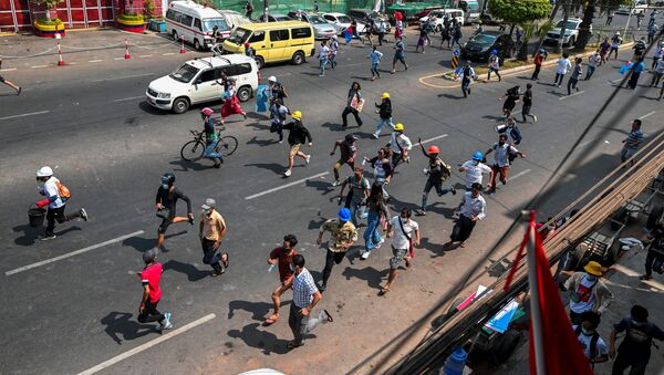 Bạo loạn trên đường phố Yangon, Myanmar. - Sputnik Việt Nam
