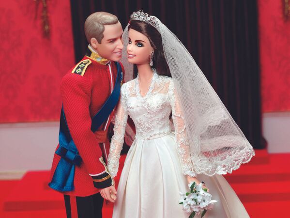 Búp bê Barbie và Ken, với trang phục như Hoàng tử William và Kate Middleton trong ngày cưới - Sputnik Việt Nam