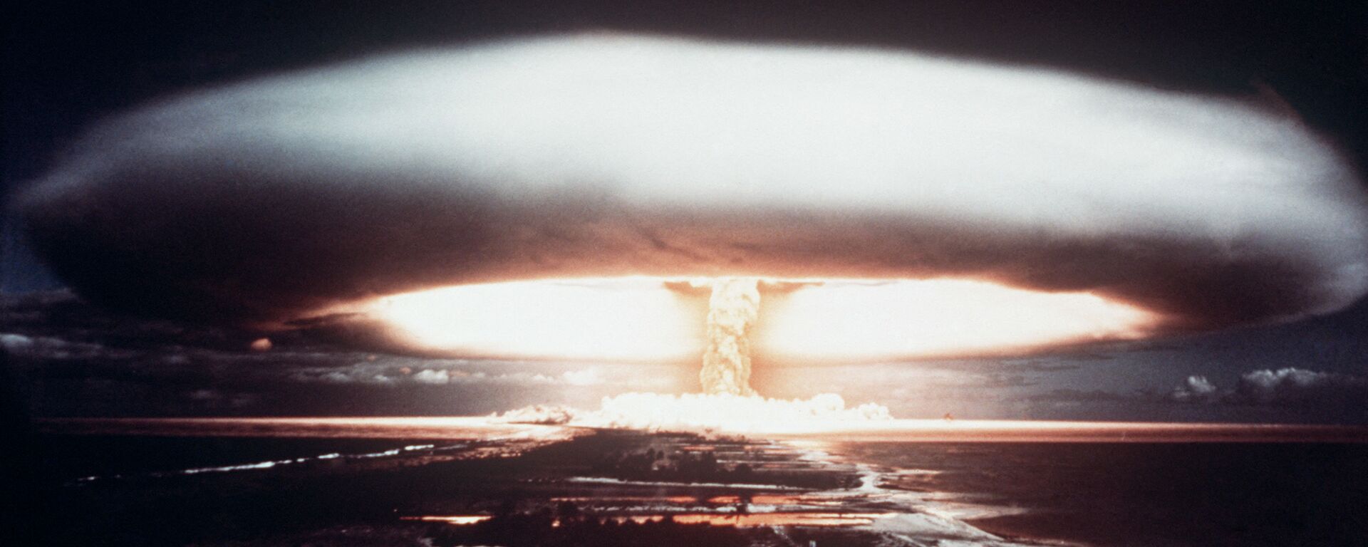 Các vụ thử hạt nhân tại Mururoa, 1971 - Sputnik Việt Nam, 1920, 16.06.2021