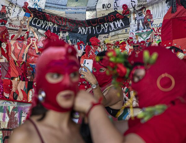 Tuần hành kỷ niệm Ngày Quốc tế Phụ nữ ở Santiago, Chile - Sputnik Việt Nam