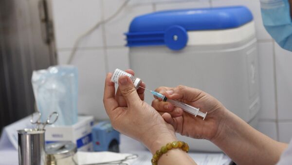 Vaccine phòng COVID-19 do Công ty dược AstraZeneca phối hợp với Đại học Oxford (Anh) nghiên cứu, phát triển được sử dụng tại nhiều quốc gia. - Sputnik Việt Nam