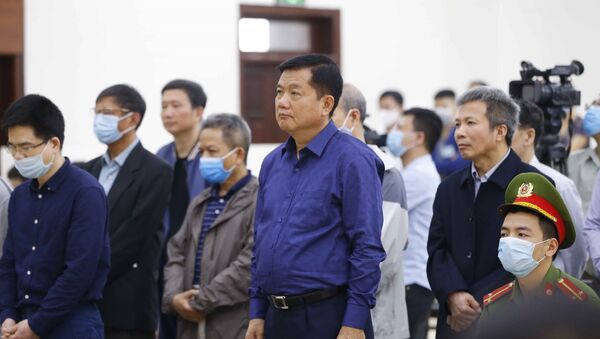 Các bị cáo nghe Hội đồng xét xử tuyên án. - Sputnik Việt Nam