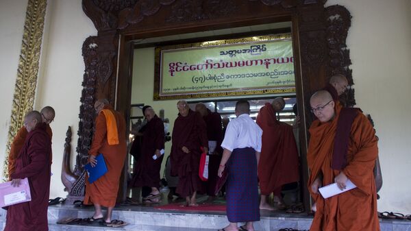 Các nhà sư từ Ủy ban Nhà nước Tăng già Maha Nayak ở Myanmar. - Sputnik Việt Nam