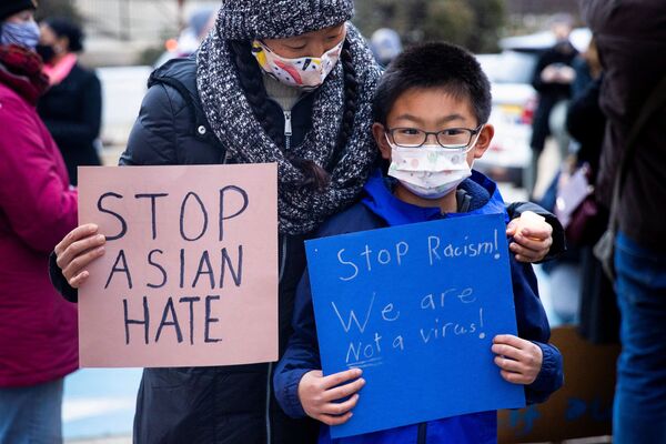 Đại diện cộng đồng châu Á tại Hoa Kỳ tham gia biểu tình chống phân biệt chủng tộc - Sputnik Việt Nam