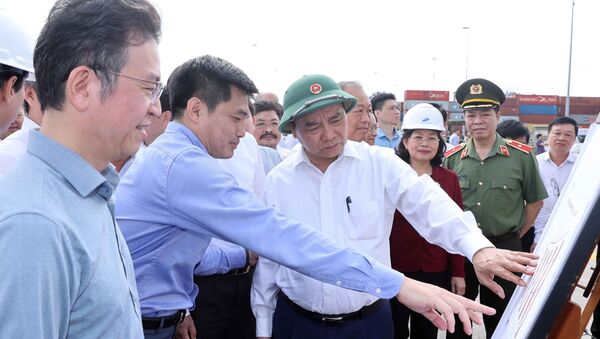 Thủ tướng Nguyễn Xuân Phúc thăm Bến cảng quốc tế Cái Mép - Sputnik Việt Nam
