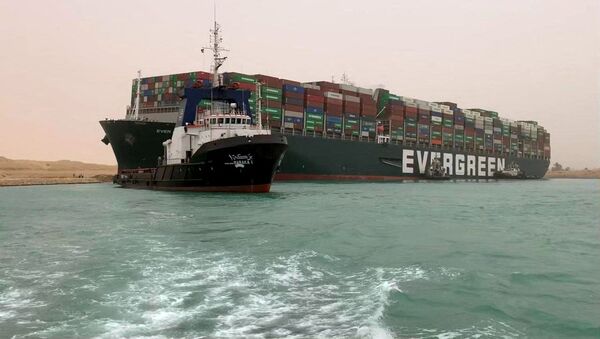 Tàu container từng được đưa vào kênh đào Suez - Sputnik Việt Nam
