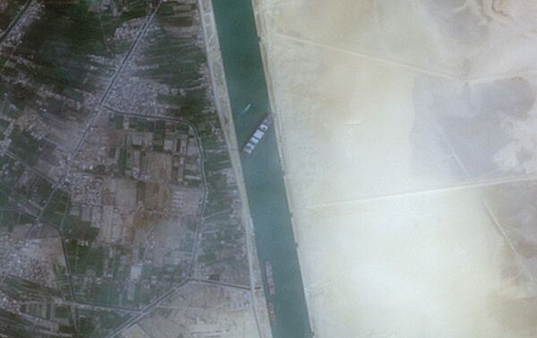 Tàu container Ever Given mắc cạn ở kênh đào Suez - Sputnik Việt Nam