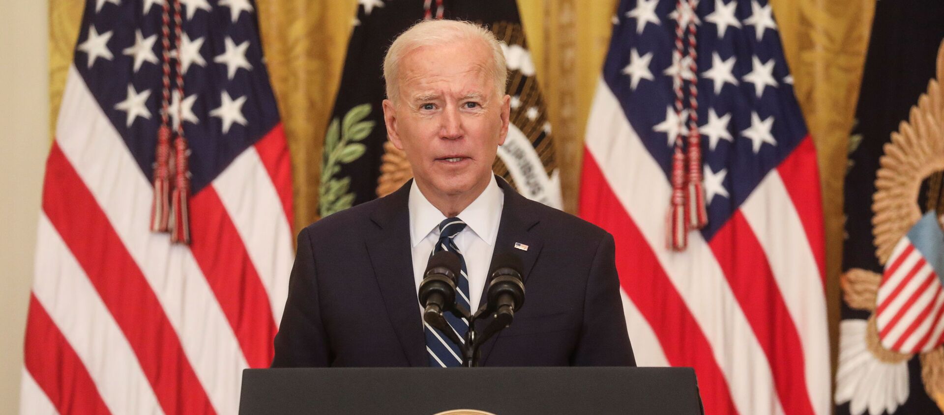 Tổng thống Mỹ Joe Biden phát biểu tại Nhà Trắng trong cuộc họp báo đầu tiên trên cương vị Nguyên thủ quốc gia - Sputnik Việt Nam, 1920, 26.03.2021