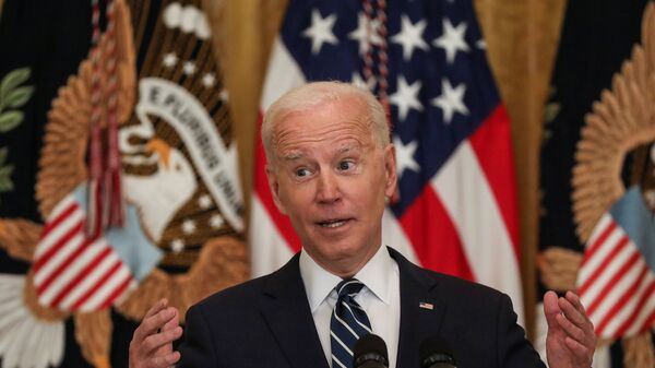 Tổng thống Hoa Kỳ Joe Biden trong cuộc họp báo chính thức đầu tiên trên cương vị Tổng thống ở Washington, Mỹ. - Sputnik Việt Nam