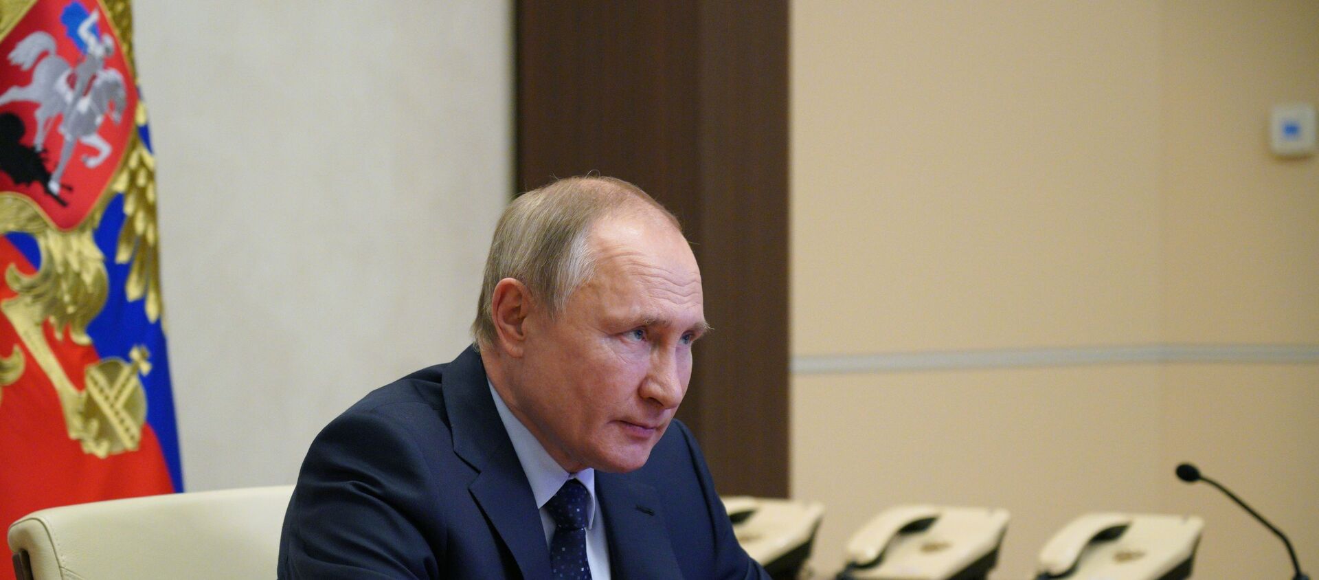 Tổng thống Nga Vladimir Putin chủ trì cuộc họp của Hội đồng An ninh Liên Bang Nga. - Sputnik Việt Nam, 1920, 26.03.2021
