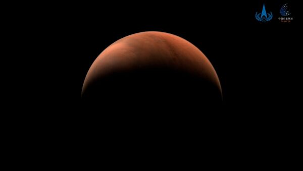 Ảnh chụp sao Hỏa do tàu thăm dò vũ trụ Thiên vấn-1 thực hiện. - Sputnik Việt Nam